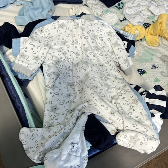 Onesies, hat, mittens, suckes, two pics suite. - Picture 7 of 17